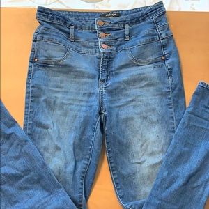 Refuge size 8 women’s jeans